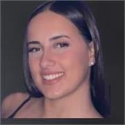Soy una chica de 19 años, estudiante de marketing y publicidad. En clase siempre me ha gustado ayudar a tareas o a comprender.